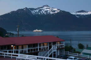 Гостиница Captain's Choice Motel  Хайнс